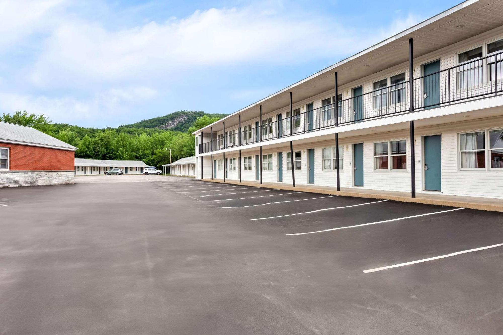 Quality Inn & Suites Gorham Exterior photo